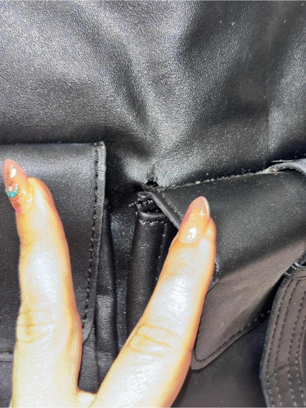 Source Unknown Black Shoulder Bag with Front Pockets